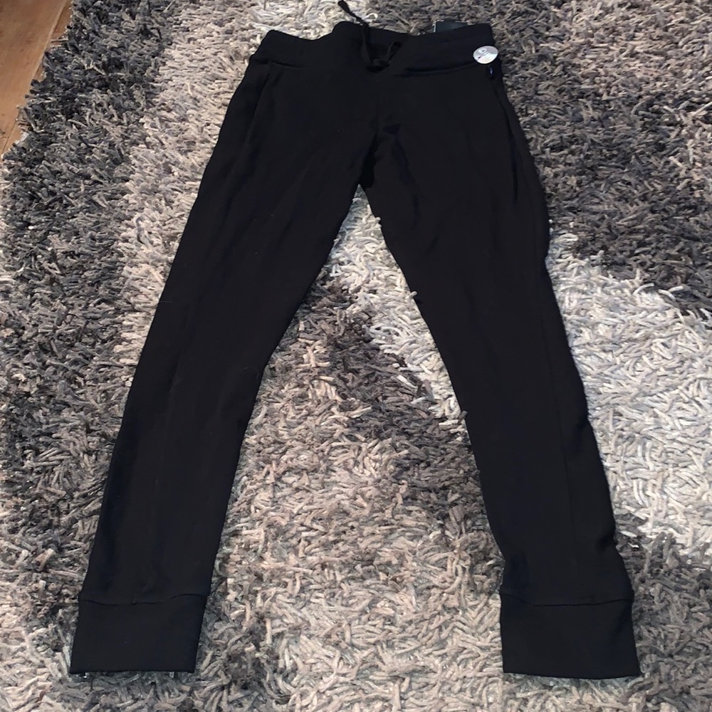 Pink Leggings NWT size M side zippered pockets